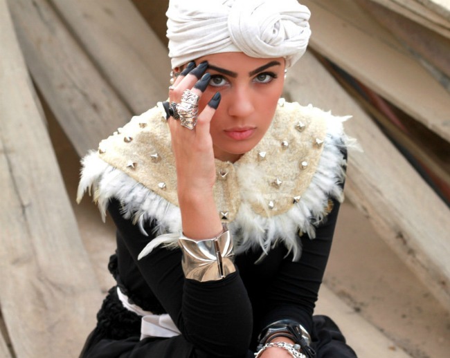 ascia-akf-fashion-style-blogger-in-the-middle-east-photos-hybrid-headpiece